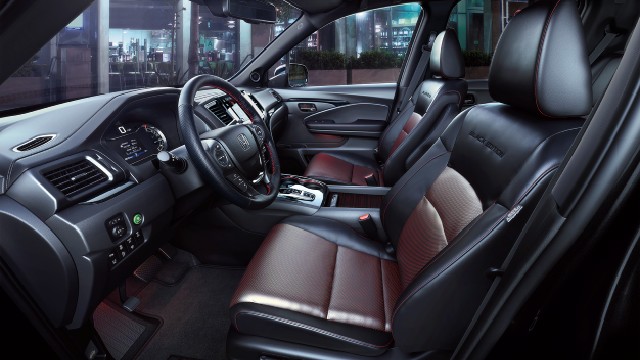 2023 Honda Ridgeline Black Edition interior
